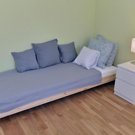 Affordable And Newly Renovated 1-Bedroom Apartment Кралево Экстерьер фото